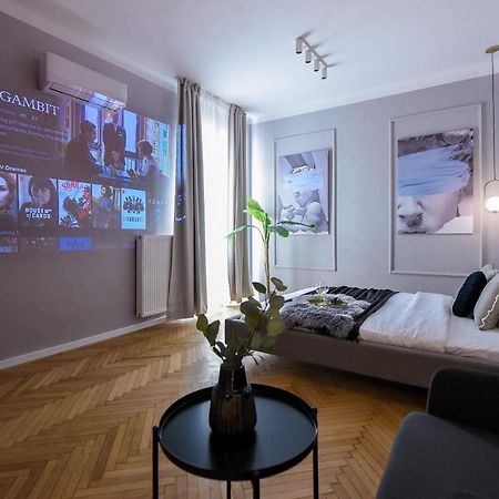 Modern Stay - Central Studios With Wall Projector Near Radisson Bucareste Exterior foto