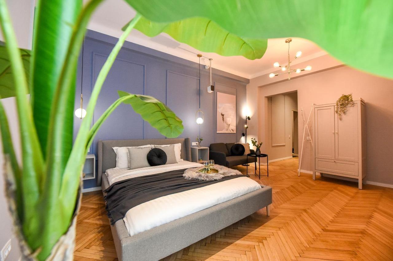 Modern Stay - Central Studios With Wall Projector Near Radisson Bucareste Exterior foto