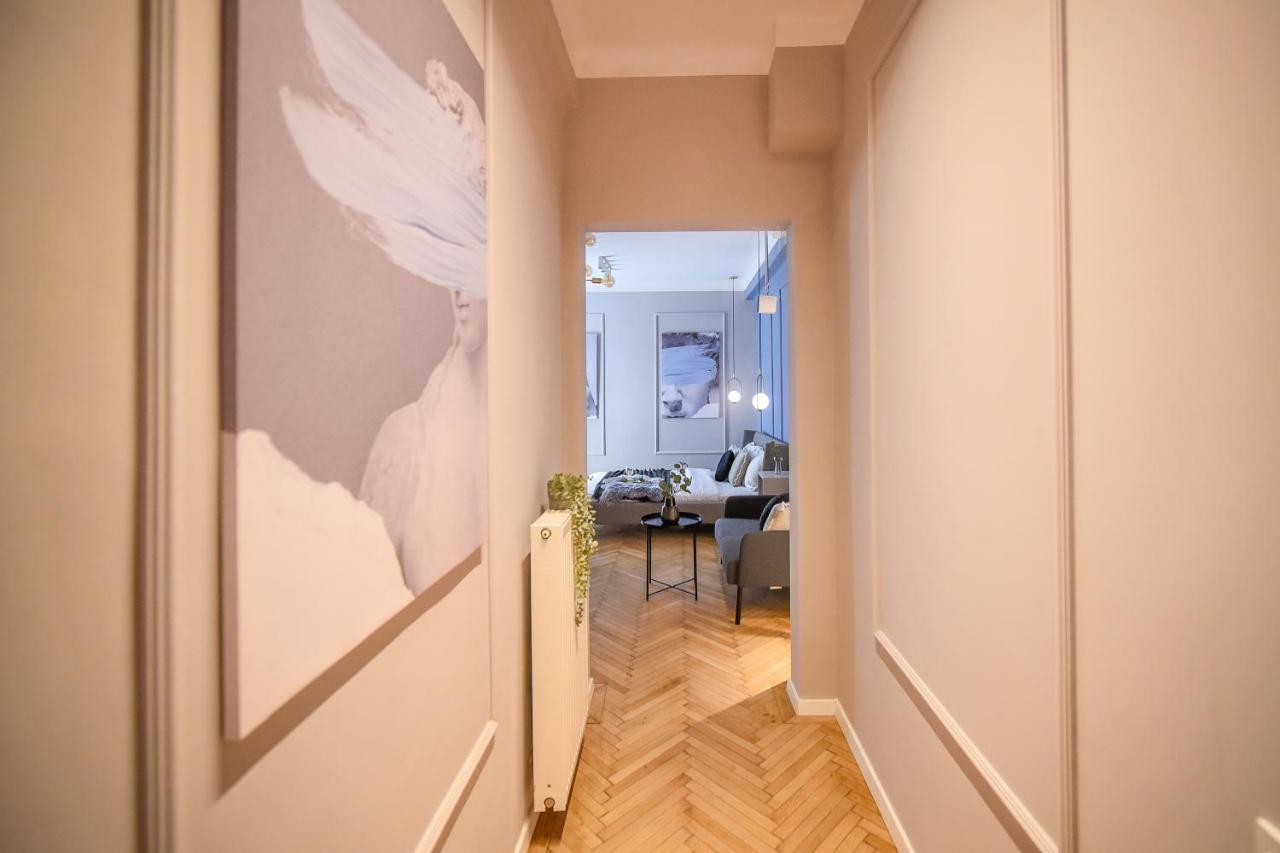 Modern Stay - Central Studios With Wall Projector Near Radisson Bucareste Exterior foto
