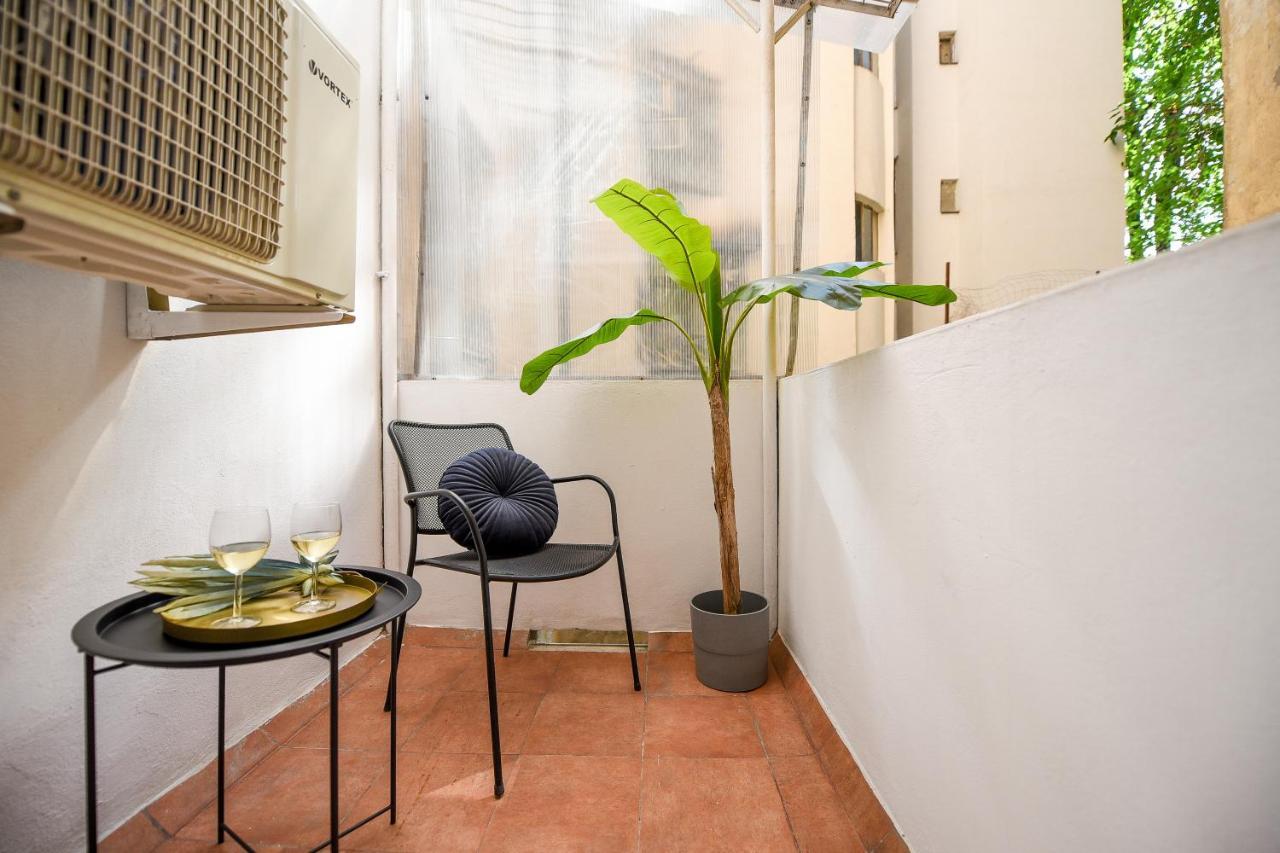 Modern Stay - Central Studios With Wall Projector Near Radisson Bucareste Exterior foto
