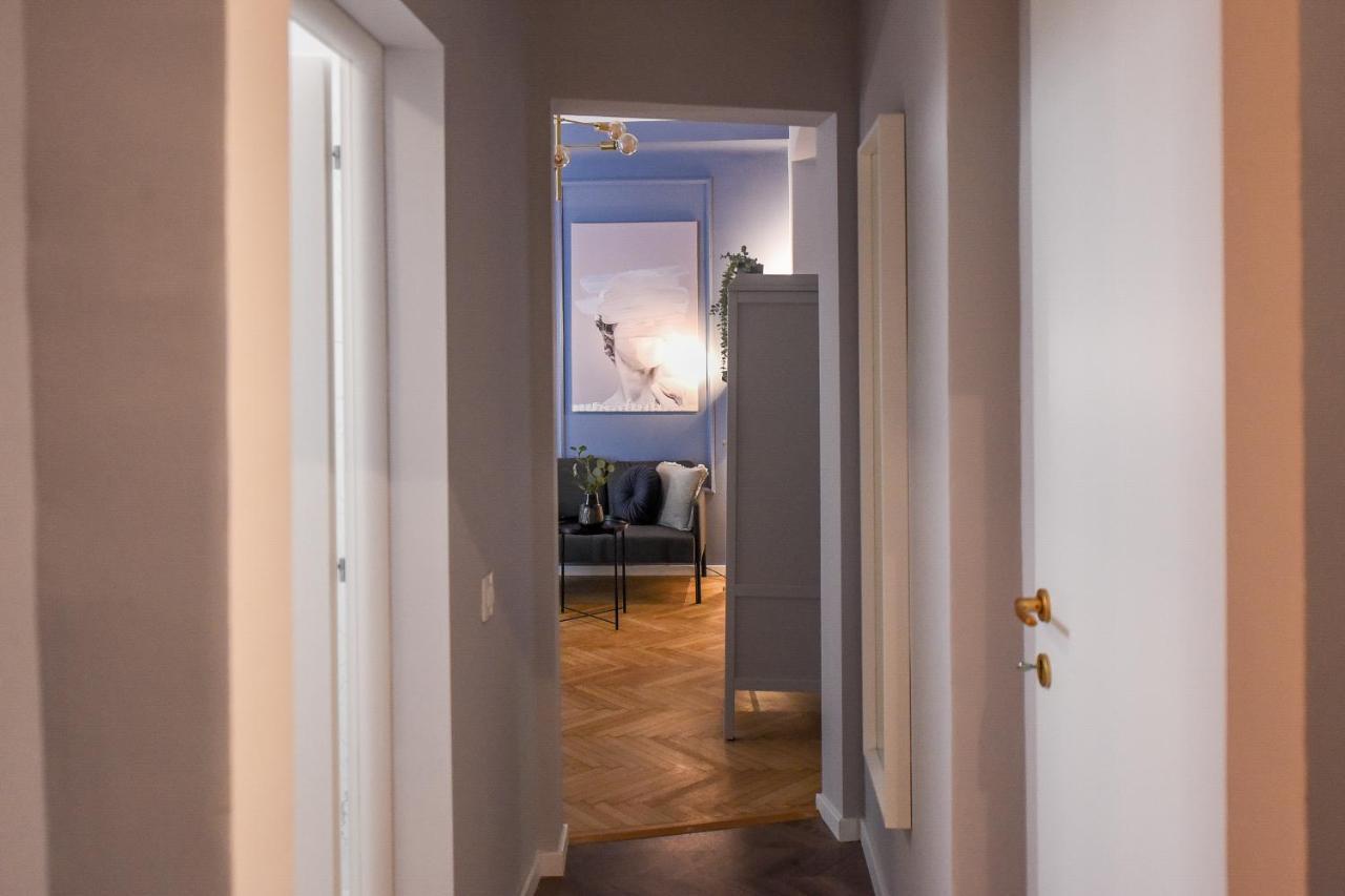 Modern Stay - Central Studios With Wall Projector Near Radisson Bucareste Exterior foto