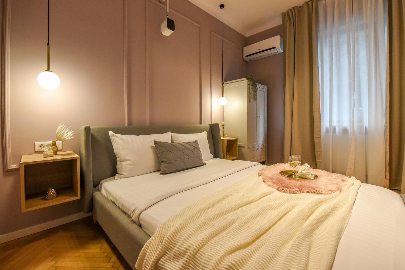 Modern Stay - Central Studios With Wall Projector Near Radisson Bucareste Quarto foto