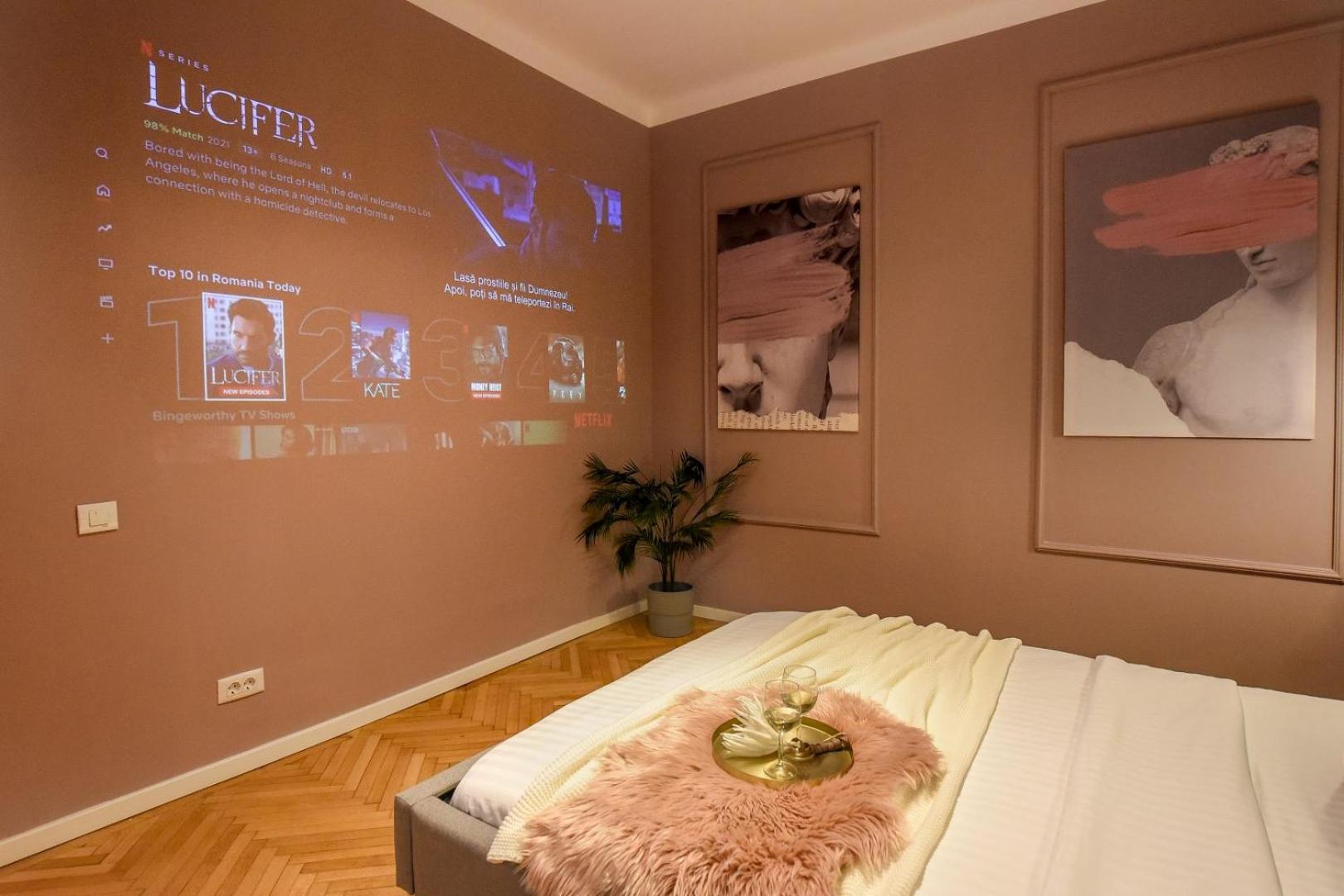 Modern Stay - Central Studios With Wall Projector Near Radisson Bucareste Quarto foto